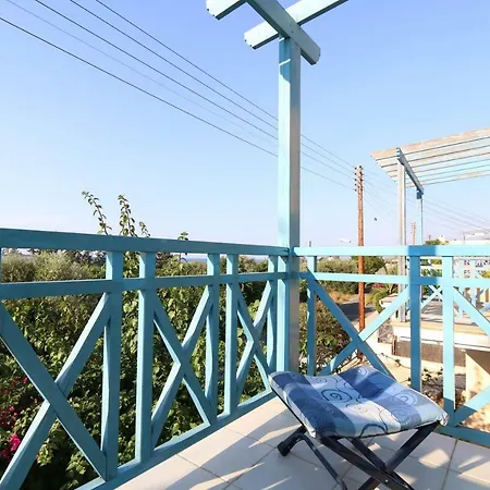 Village فيلة Polis