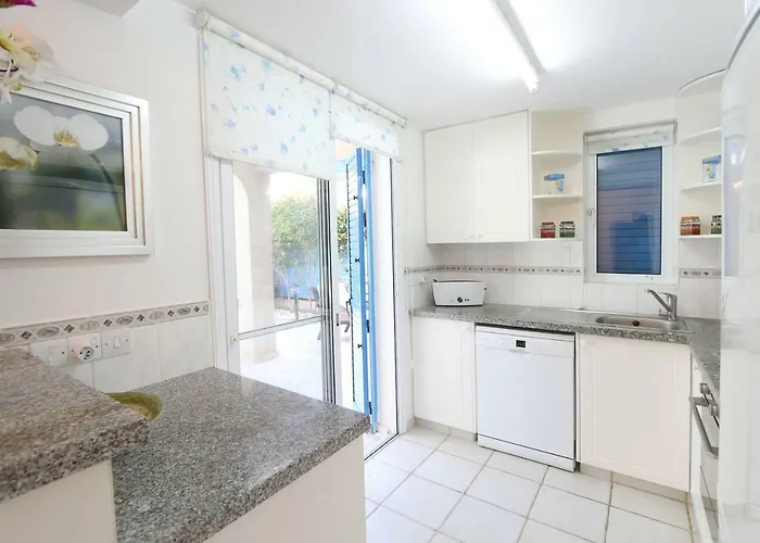 Village ヴィラ Polis